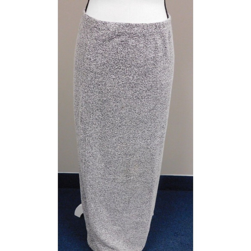 Boutique Europa Women's Textured Skirt Gray and Black  Size Medium
